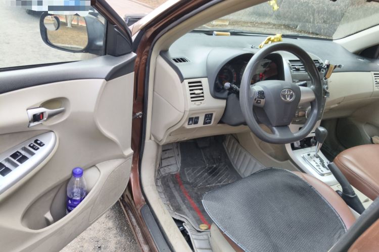 Used Toyota Corolla 2012 Luxurious Edition 1.6L Automatic GL Driver Seat