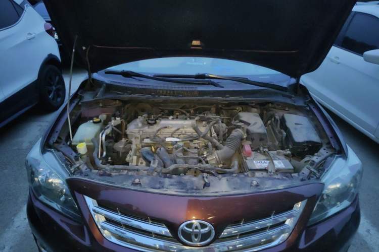Used Toyota Corolla 2012 Luxurious Edition 1.8L CVT GL-i Engine Bay
