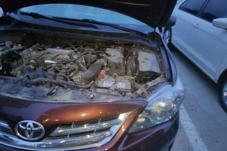 Used Toyota Corolla 2012 Luxurious Edition 1.8L CVT GL-i Engine Bay Left