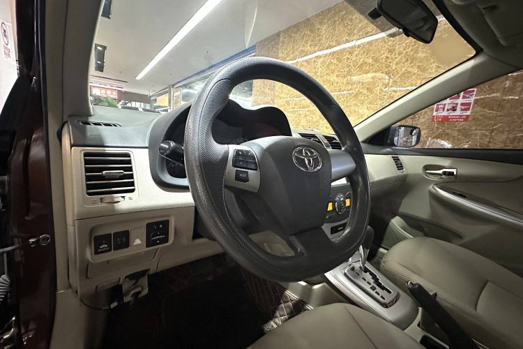 Used Toyota Corolla 2012 Luxurious Edition 1.6L Automatic GL Interior 6