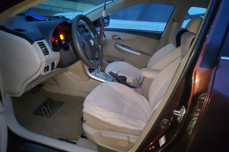 Used Toyota Corolla 2012 Luxurious Edition 1.8L CVT GL-i Left Front Seat