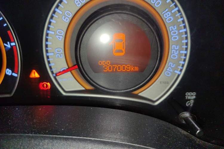Used Toyota Corolla 2012 Luxurious Edition 1.8L CVT GL-i Odometer Close Up
