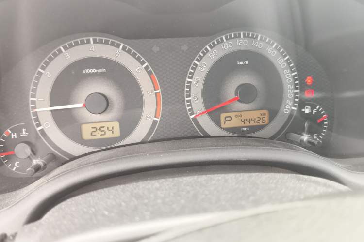 Used Toyota Corolla 2012 Luxurious Edition 1.6L Automatic GL Odometer Close Up