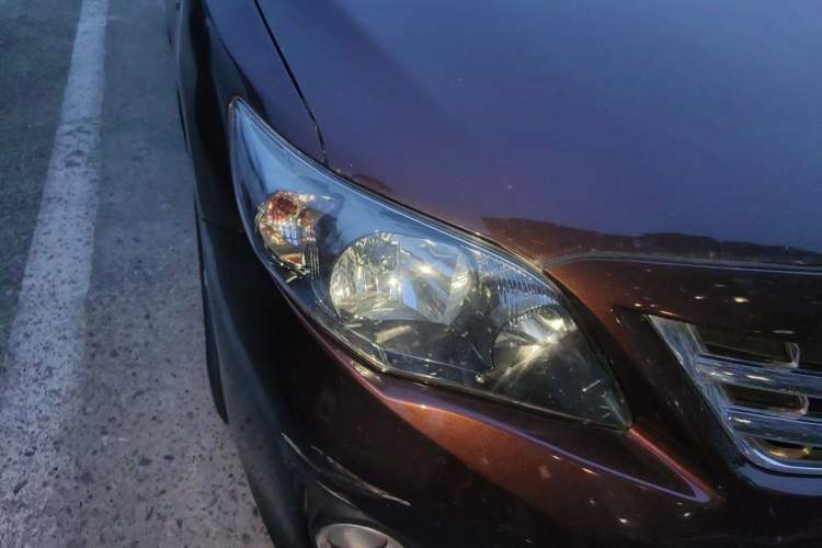 Used Toyota Corolla 2012 Luxurious Edition 1.8L CVT GL-i Right Front Headlight