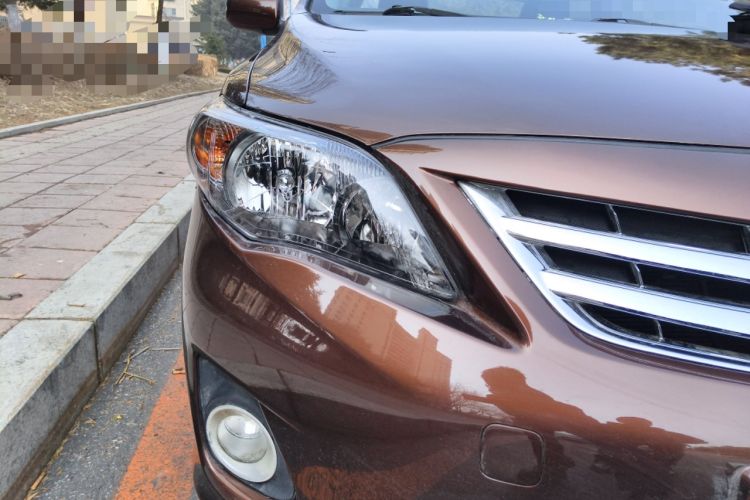 Used Toyota Corolla 2012 Luxurious Edition 1.6L Automatic GL Right Front Headlight