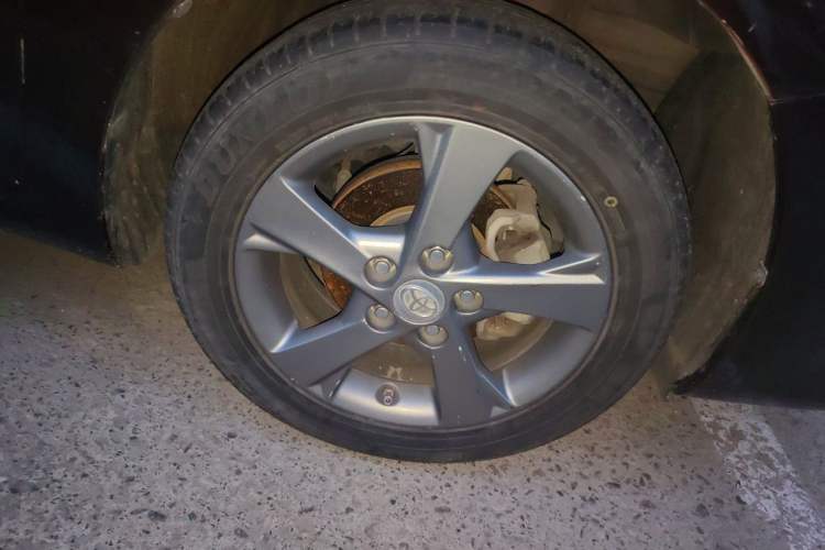 Used Toyota Corolla 2012 Luxurious Edition 1.8L CVT GL-i Right Front Wheel Hub