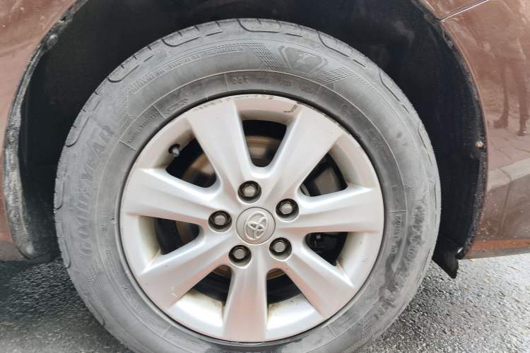 Used Toyota Corolla 2012 Luxurious Edition 1.6L Automatic GL Right Front Wheel Hub