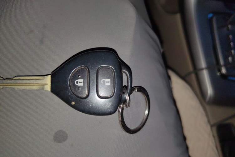 Used Toyota Corolla 2012 Luxurious Edition 1.8L CVT GL-i Vehicle Key