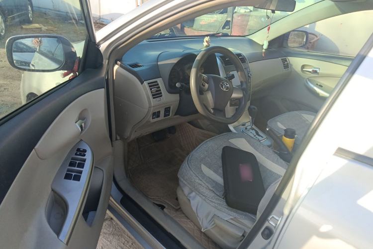 Used Toyota Corolla 2012 Luxurious Edition 1.6L Automatic GL Driver Seat