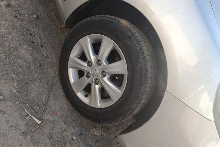 Used Toyota Corolla 2012 Luxurious Edition 1.6L Automatic GL Right Front Wheel Hub