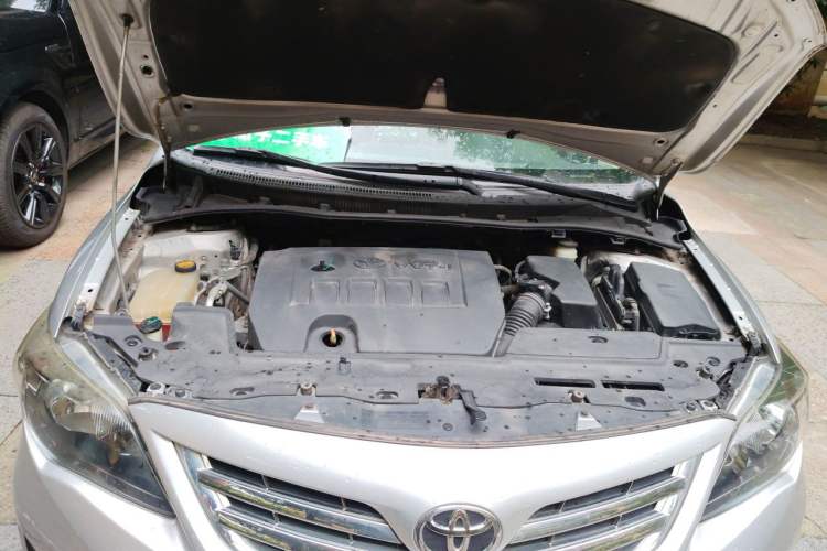 Used Toyota Corolla 2012 Luxurious Edition 1.8L CVT GL-i Engine Bay