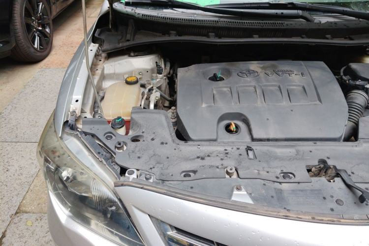 Used Toyota Corolla 2012 Luxurious Edition 1.8L CVT GL-i Engine Bay Right