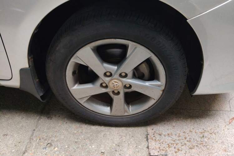 Used Toyota Corolla 2012 Luxurious Edition 1.8L CVT GL-i Right Front Wheel Hub