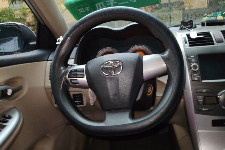 Used Toyota Corolla 2012 Luxurious Edition 1.8L CVT GL-i Steering Wheel