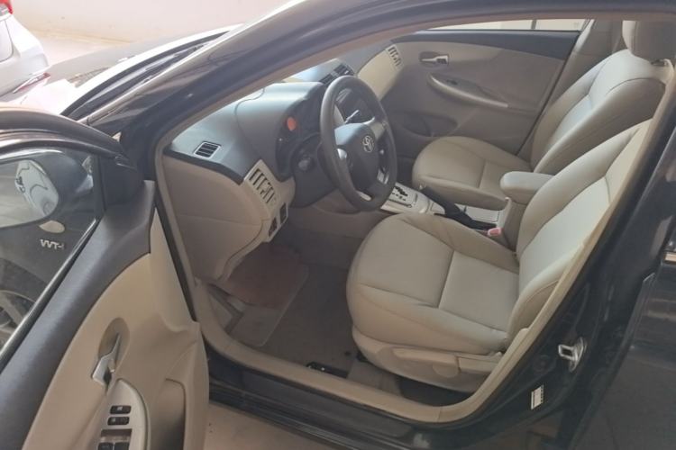 Used Toyota Corolla 2012 Luxurious Edition 1.8L CVT GL-i Driver Seat