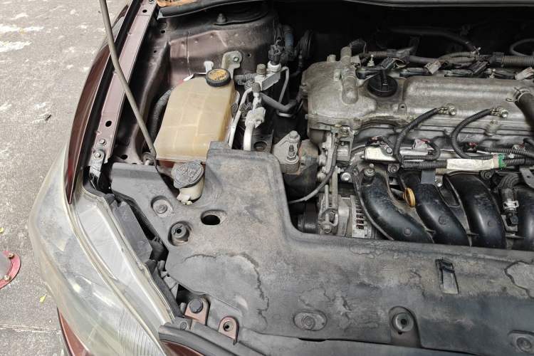 Used Toyota Corolla 2012 Luxurious Edition 1.6L Automatic GL Engine Bay Right