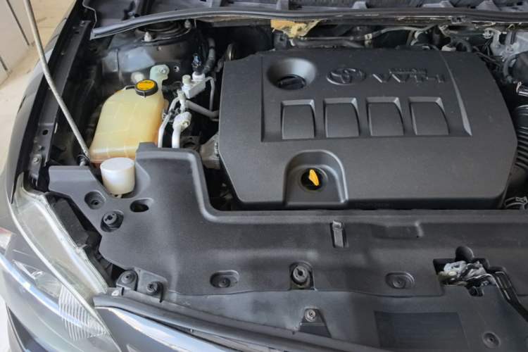 Used Toyota Corolla 2012 Luxurious Edition 1.8L CVT GL-i Engine Bay Right