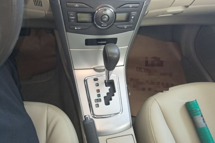 Used Toyota Corolla 2012 Luxurious Edition 1.8L CVT GL-i Gear Lever