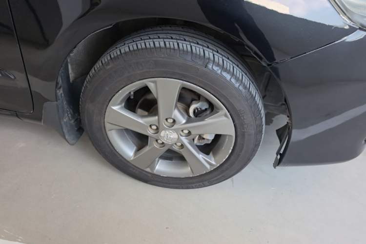 Used Toyota Corolla 2012 Luxurious Edition 1.8L CVT GL-i Right Front Wheel Hub