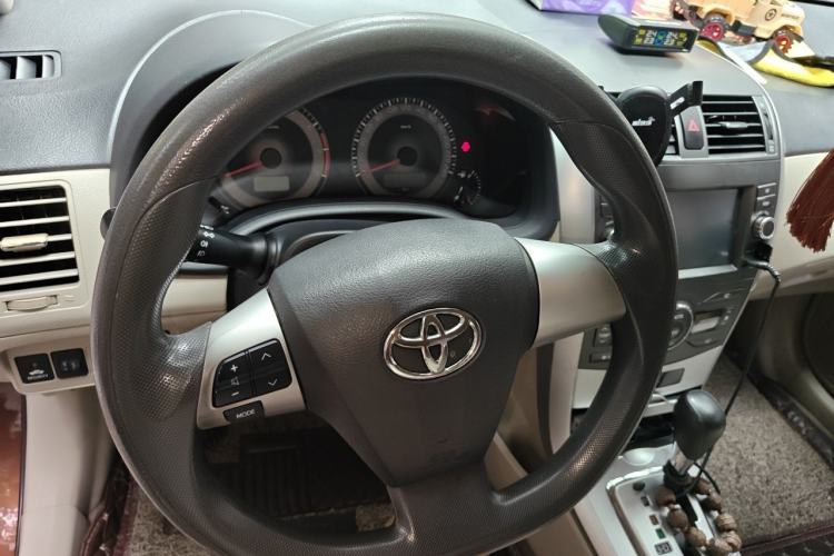 Used Toyota Corolla 2012 Luxurious Edition 1.6L Automatic GL Steering Wheel