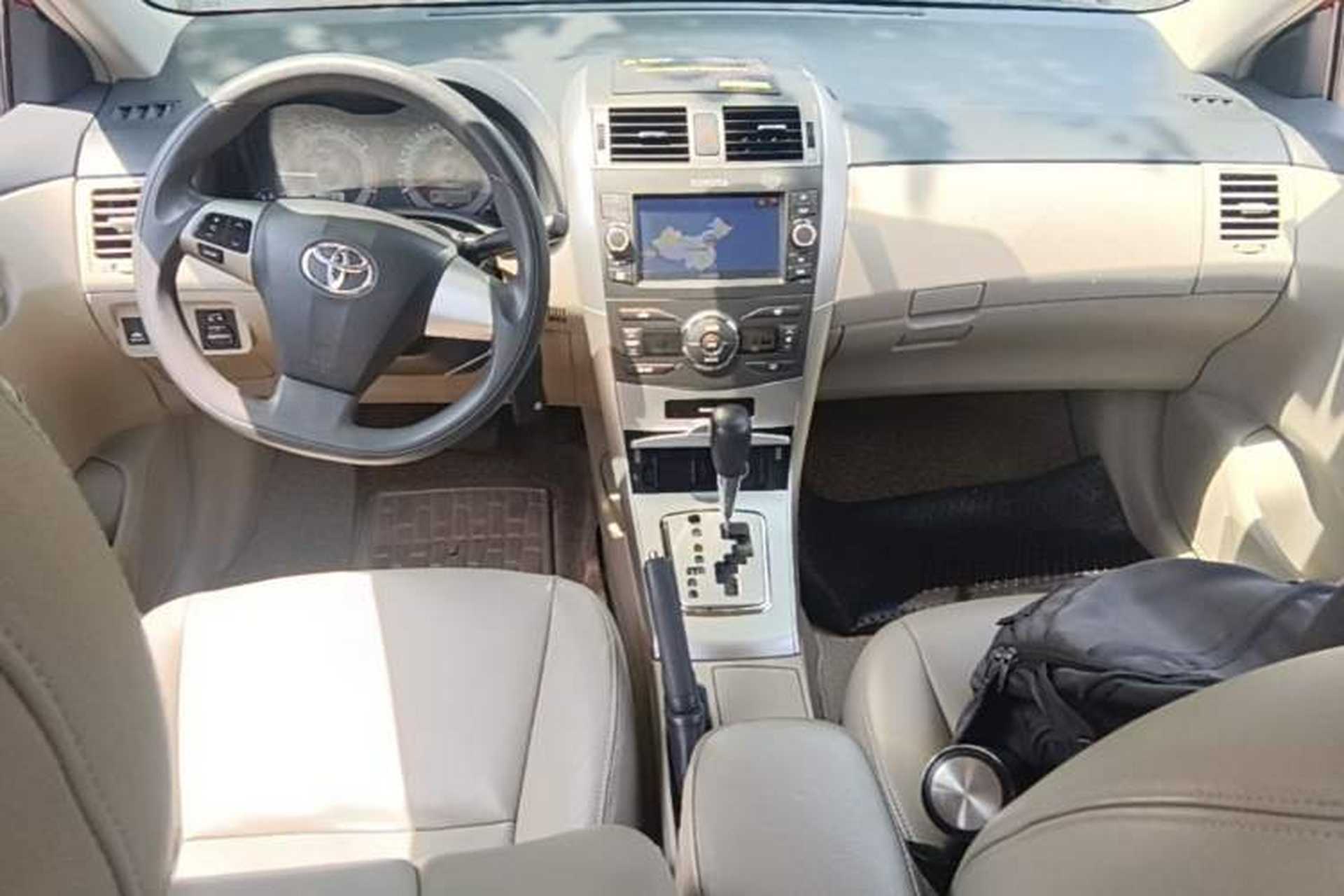 Used Toyota Corolla 2012 Luxurious Edition 1.6L Automatic GL Center Console