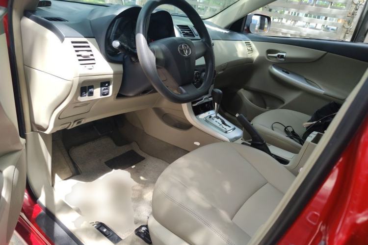Used Toyota Corolla 2012 Luxurious Edition 1.6L Automatic GL Driver Seat
