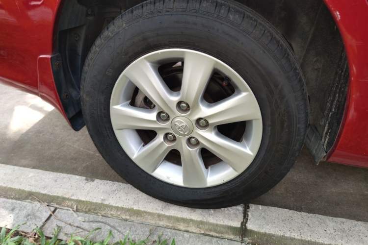 Used Toyota Corolla 2012 Luxurious Edition 1.6L Automatic GL Right Front Wheel Hub