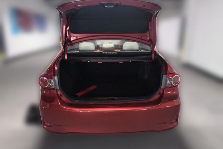 Used Toyota Corolla 2012 Luxurious Edition 1.6L Automatic GL Trunk