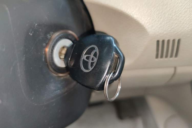 Used Toyota Corolla 2012 Luxurious Edition 1.6L Automatic GL Vehicle Key