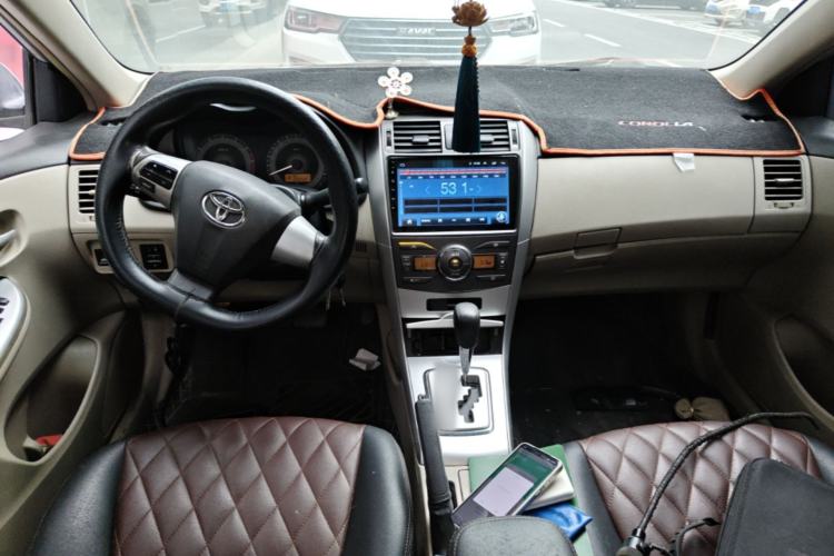 Used Toyota Corolla 2012 Luxurious Edition 1.6L Automatic GL Center Console