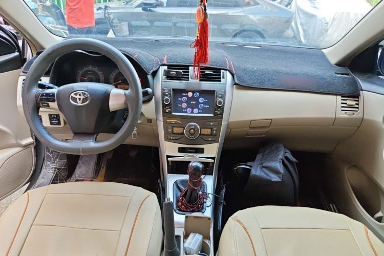 Used Toyota Corolla 2012 Luxurious Edition 1.6L Manual GL Center Console