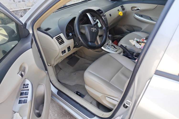 Used Toyota Corolla 2012 Luxurious Edition 1.6L Automatic GL Driver Seat
