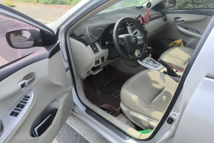 Used Toyota Corolla 2012 Luxurious Edition 1.6L Automatic GL Driver Seat