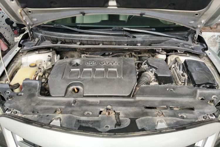 Used Toyota Corolla 2012 Luxurious Edition 1.8L CVT GL-i Engine Bay