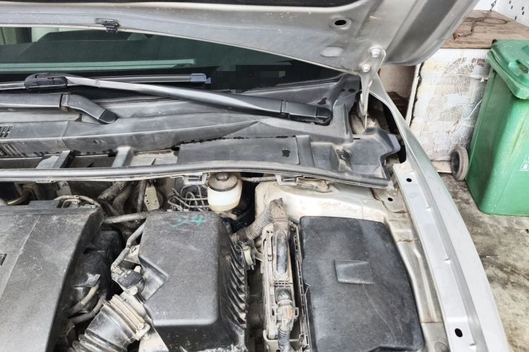 Used Toyota Corolla 2012 Luxurious Edition 1.8L CVT GL-i Engine Bay Left