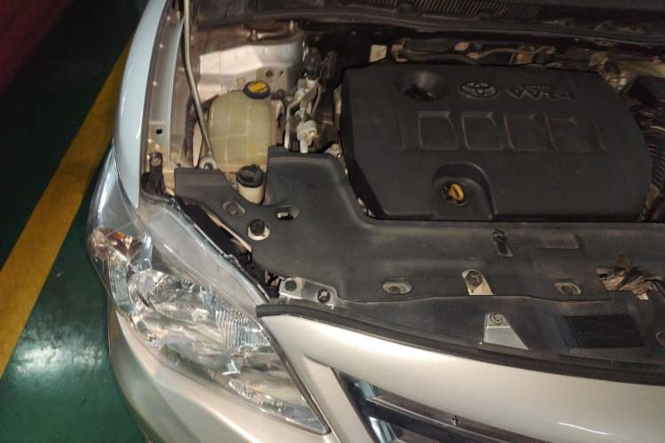 Used Toyota Corolla 2012 Luxurious Edition 1.6L Automatic GL Engine Bay Right
