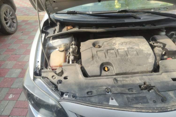 Used Toyota Corolla 2012 Luxurious Edition 1.6L Automatic GL Engine Bay Right