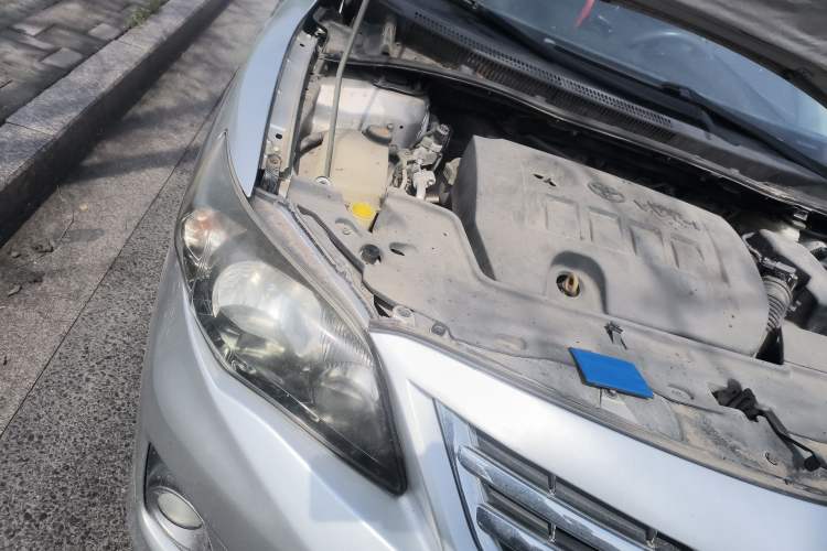Used Toyota Corolla 2012 Luxurious Edition 1.6L Automatic GL Engine Bay Right