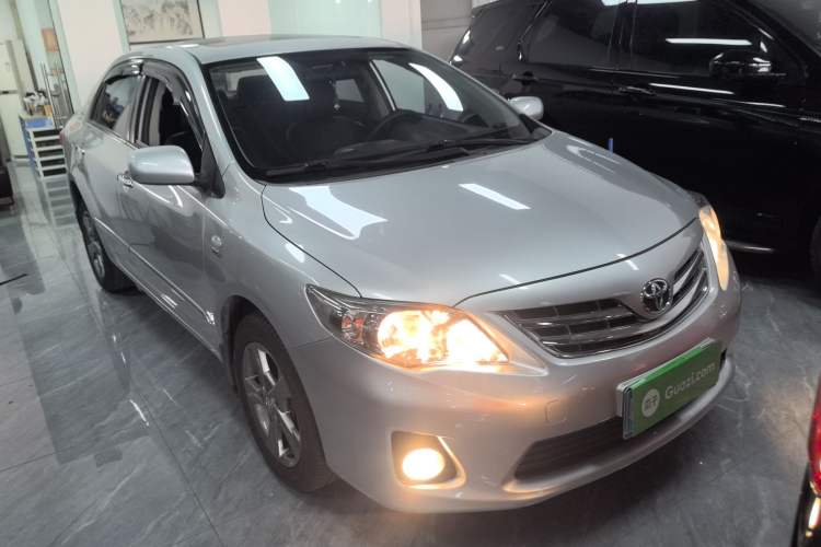 Used Toyota Corolla 2012 Luxurious Edition 1.8L CVT GL-i Exterior 2