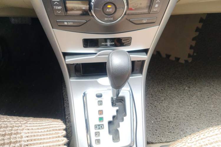 Used Toyota Corolla 2012 Luxurious Edition 1.6L Automatic GL Gear Lever