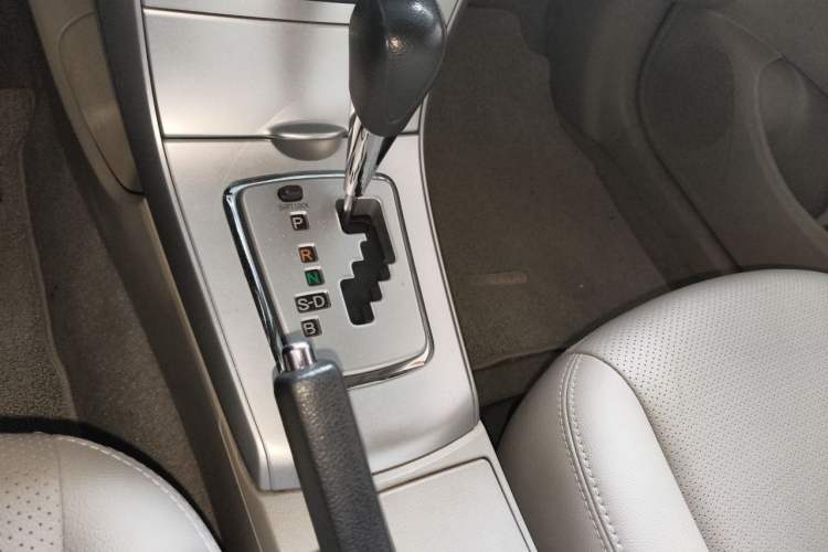 Used Toyota Corolla 2012 Luxurious Edition 1.8L CVT GL-i Gear Lever
