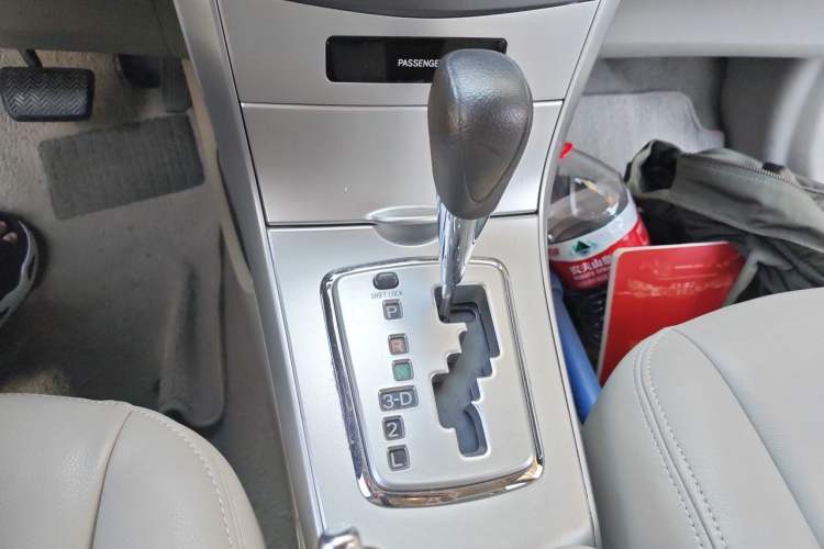 Used Toyota Corolla 2012 Luxurious Edition 1.6L Automatic GL Gear Lever