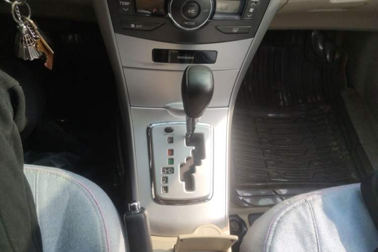 Used Toyota Corolla 2012 Luxurious Edition 1.6L Automatic GL Gear Lever