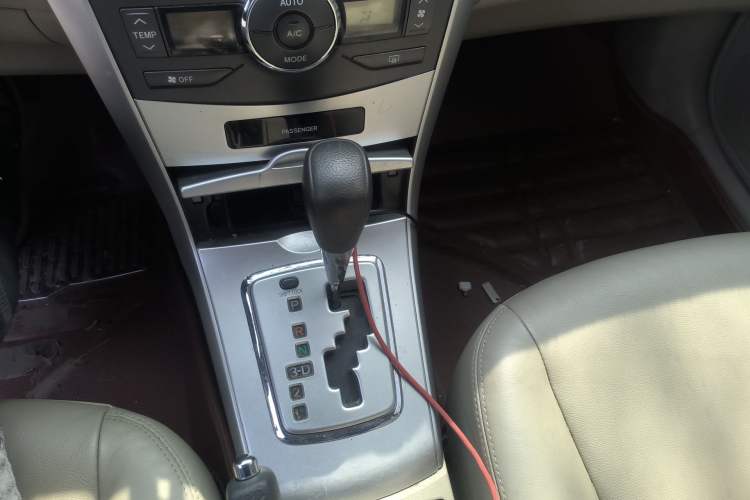 Used Toyota Corolla 2012 Luxurious Edition 1.6L Automatic GL Gear Lever