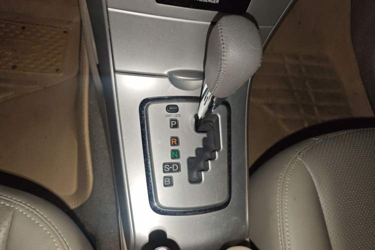 Used Toyota Corolla 2012 Luxurious Edition 1.8L CVT GL-i Gear Lever