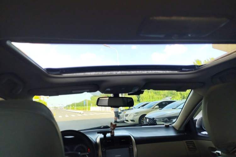 Used Toyota Corolla 2012 Luxurious Edition 1.6L Automatic GL Headliner