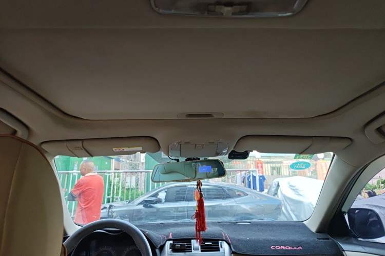 Used Toyota Corolla 2012 Luxurious Edition 1.6L Manual GL Headliner