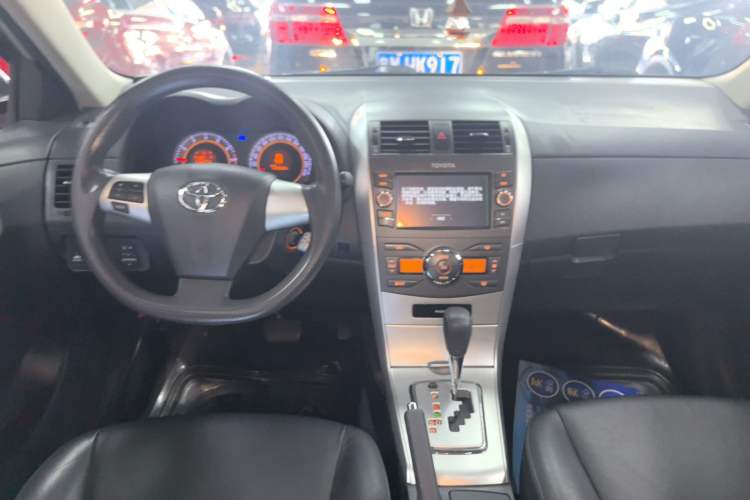 Used Toyota Corolla 2012 Luxurious Edition 1.8L CVT GL-i Interior 2