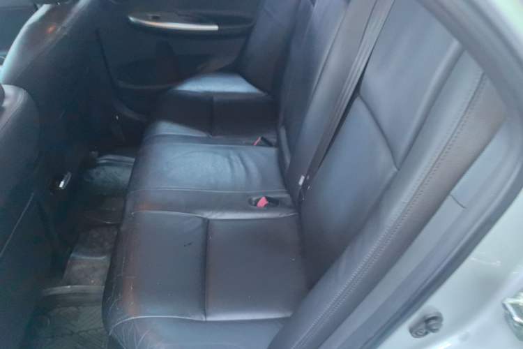 Used Toyota Corolla 2012 Luxurious Edition 1.8L CVT GL-i Interior 4