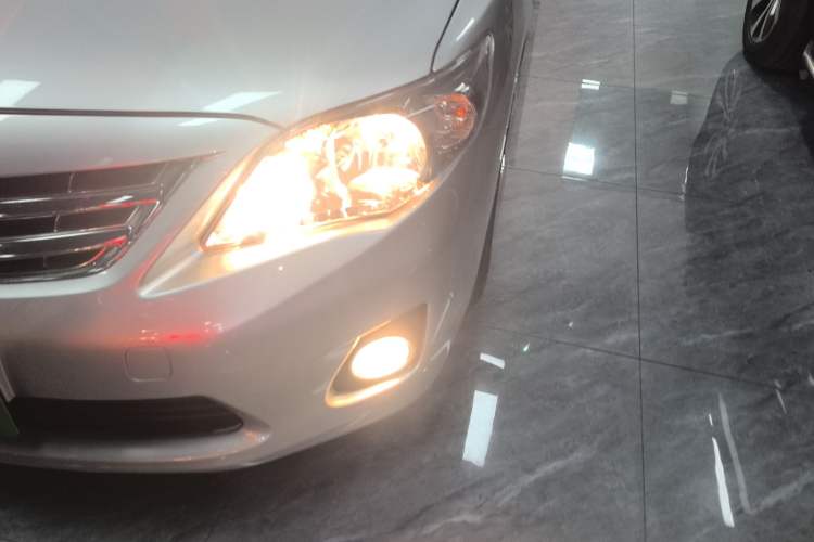 Used Toyota Corolla 2012 Luxurious Edition 1.8L CVT GL-i Left Front Headlight